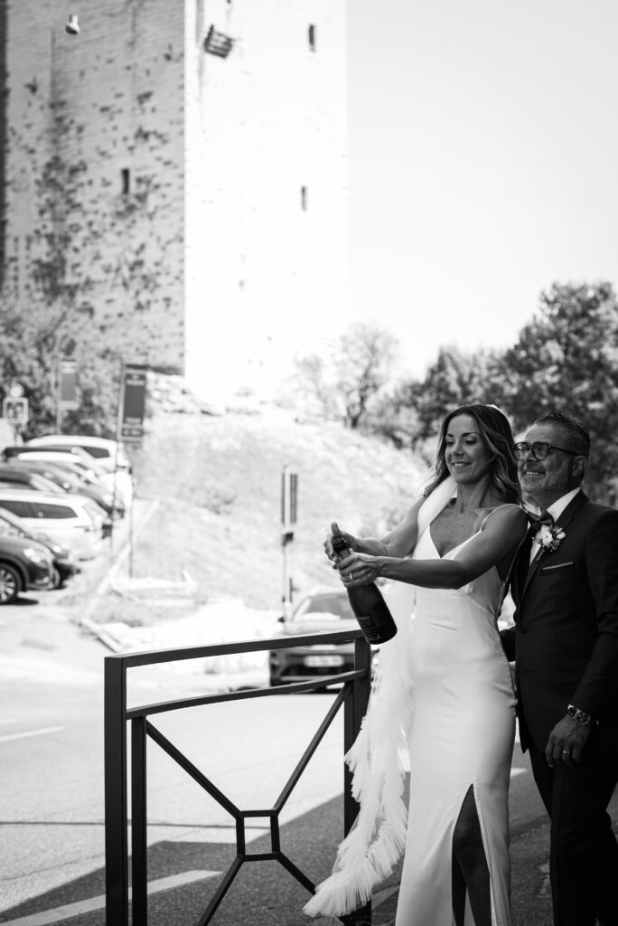 Champagne pour les mariés à Villeneuve les Avignon