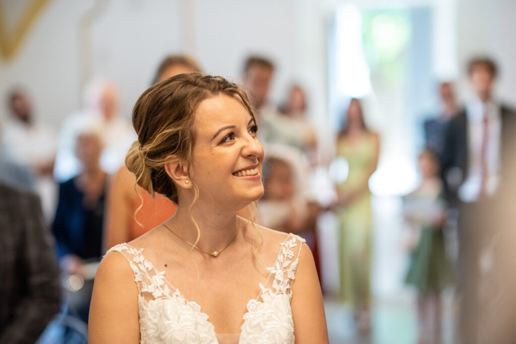 La mariée la plus heureuse mairie robe de mariée